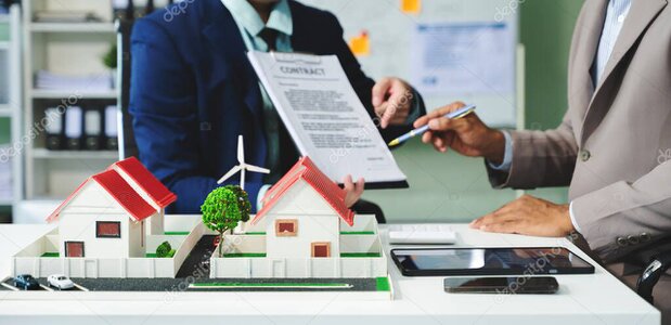不動産鑑定評価の資料と電卓のイメージ写真